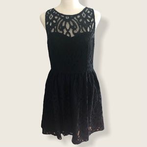 Lauren Conrad Dress Black Lace sleeveless midi size 8